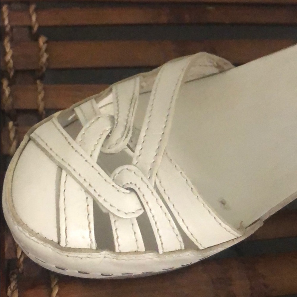 Like new white Swedish hasbeens toffel wood clogs - Picture 4 of 8